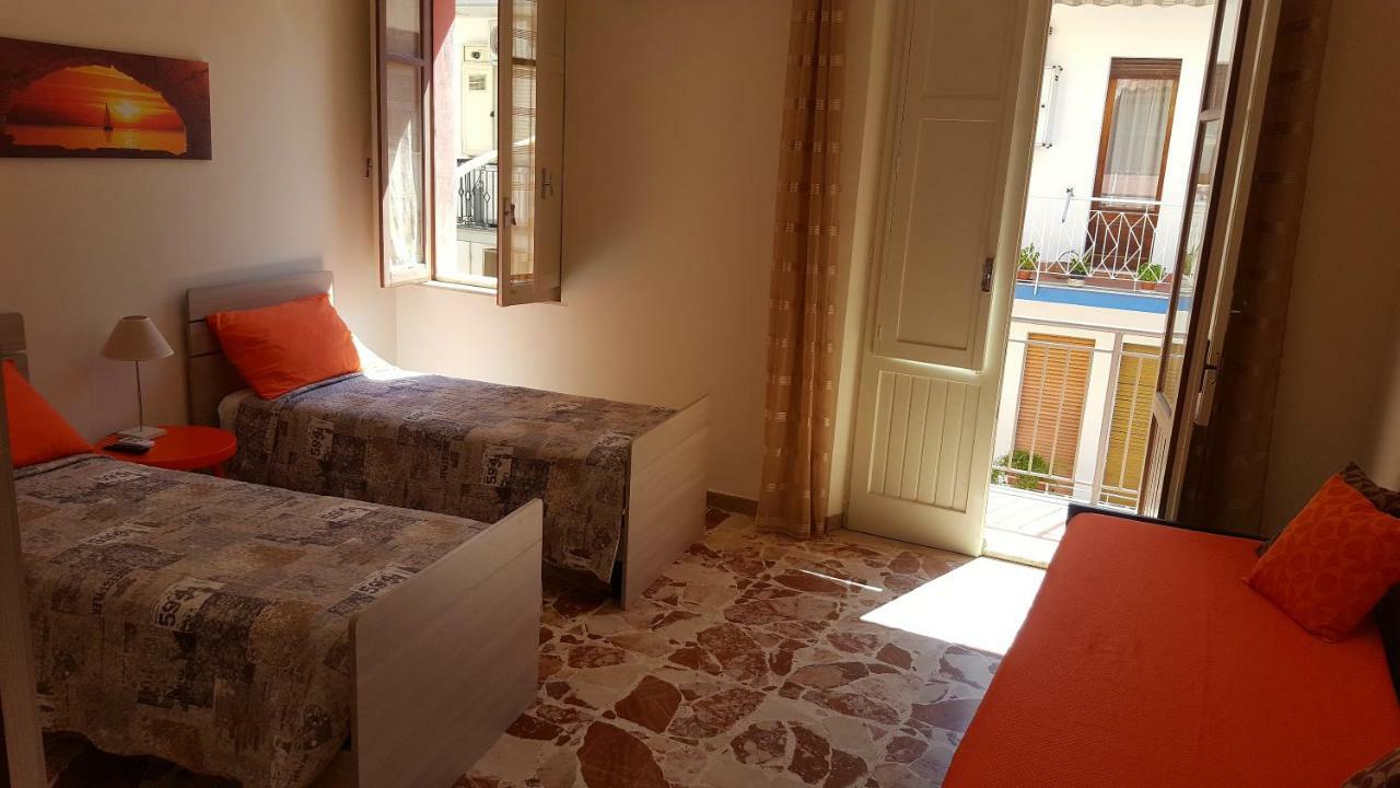 Casa Dany&Olga Lägenhet Giardini Naxos Exteriör bild