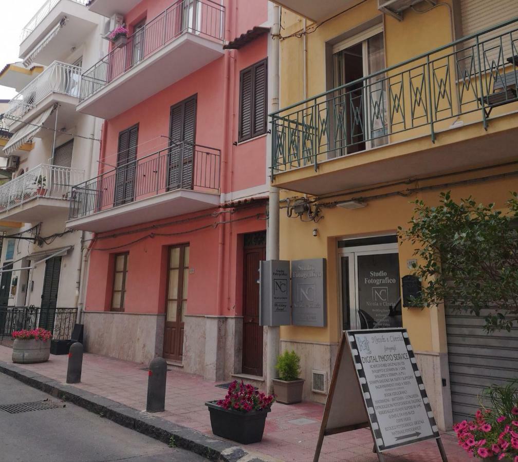 Casa Dany&Olga Lägenhet Giardini Naxos Exteriör bild